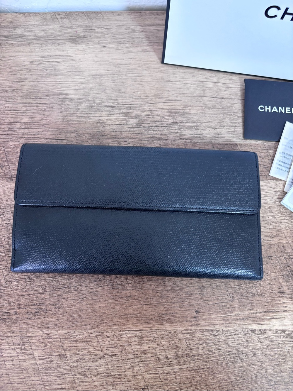 CHANEL Black Continental Wallet with Gold CC Snap - Picture 3 of 15